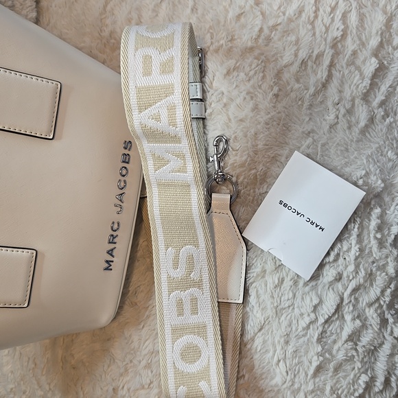 Marc Jacobs Cream Tote with Guitar Strap NWT - Picture 4 of 8
